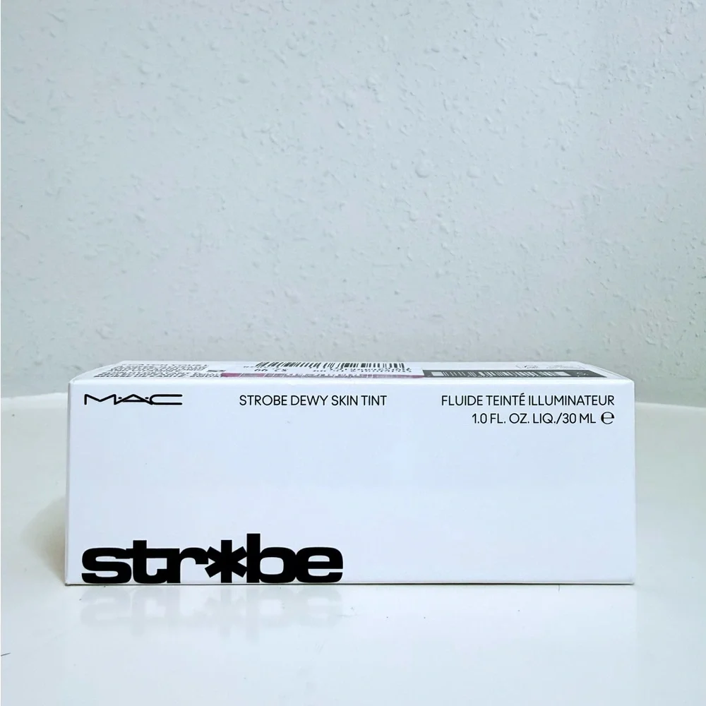 M.A.C Strobe Dewy Skin Tint Illuminator Medium 3/ 30 ml NEW
